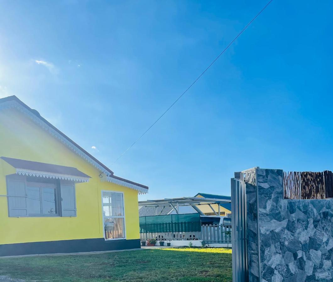 Villa Des Pruniers Saint-Denis Exterior photo